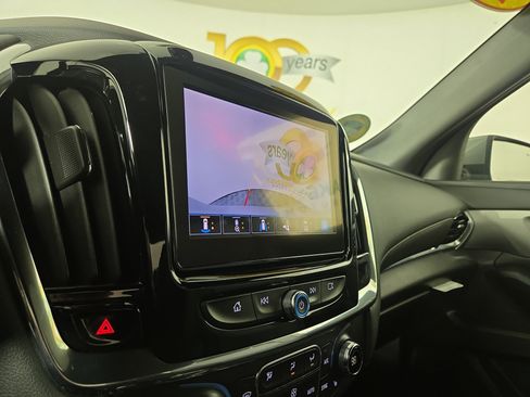 Used 2023 Chevrolet Traverse LT w/ Rear Camera Mirror Package image 22