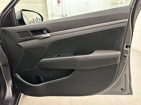 Used 2020 Hyundai Elantra SE w/ Cargo Package (C1) FWD image 23