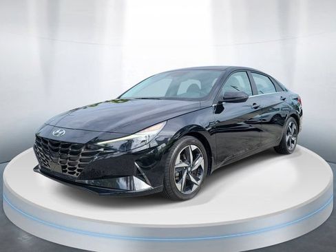Certified 2023 Hyundai Elantra Limited FWD image 2