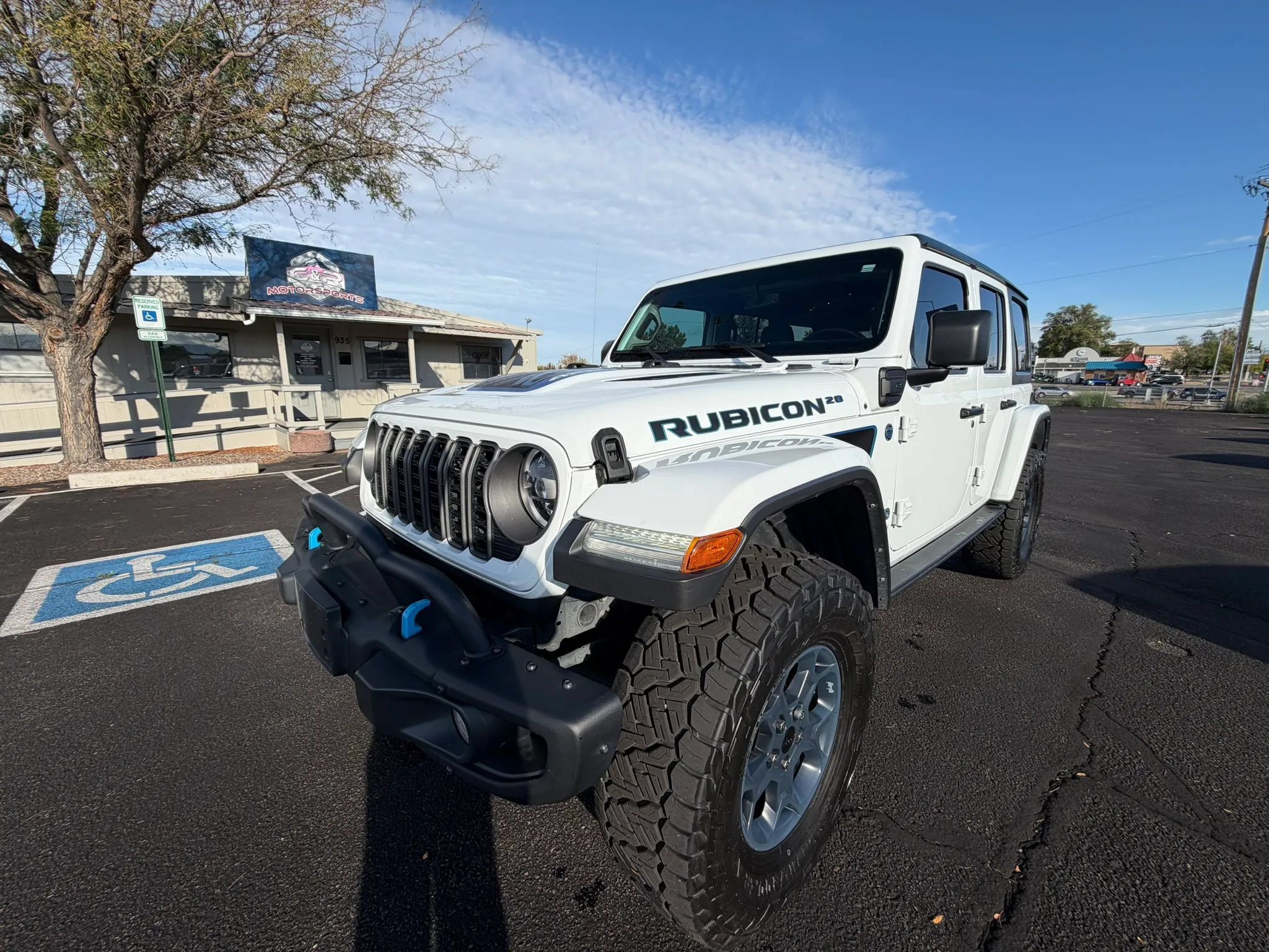 Used 2023 Jeep Wrangler Unlimited Rubicon 4xe AWD/4WD image 2
