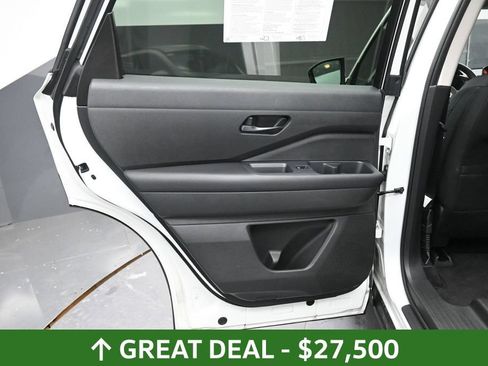 Used 2024 Nissan Pathfinder SV AWD/4WD image 26