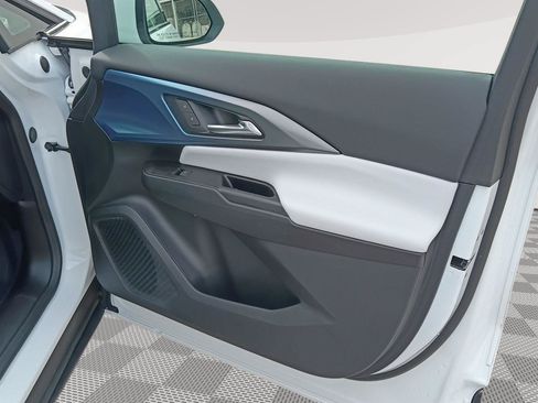Used 2024 Chevrolet Equinox EV LT FWD image 29