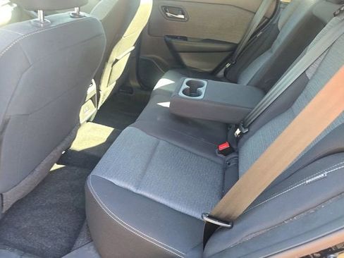 Used 2023 Nissan Rogue SV AWD/4WD image 8