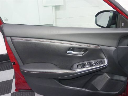 Used 2022 Nissan Sentra SR FWD image 18
