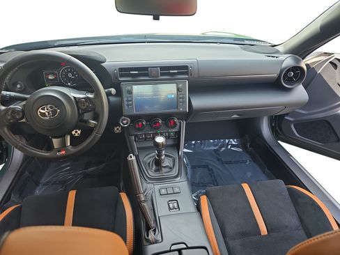 Used 2025 Toyota GR86 Hakone Edition RWD image 9
