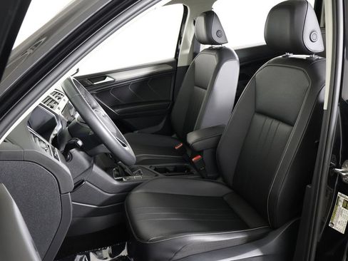 Used 2022 Volkswagen Tiguan SE FWD image 30