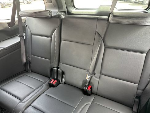 Used 2025 GMC Yukon XL Denali AWD/4WD image 21