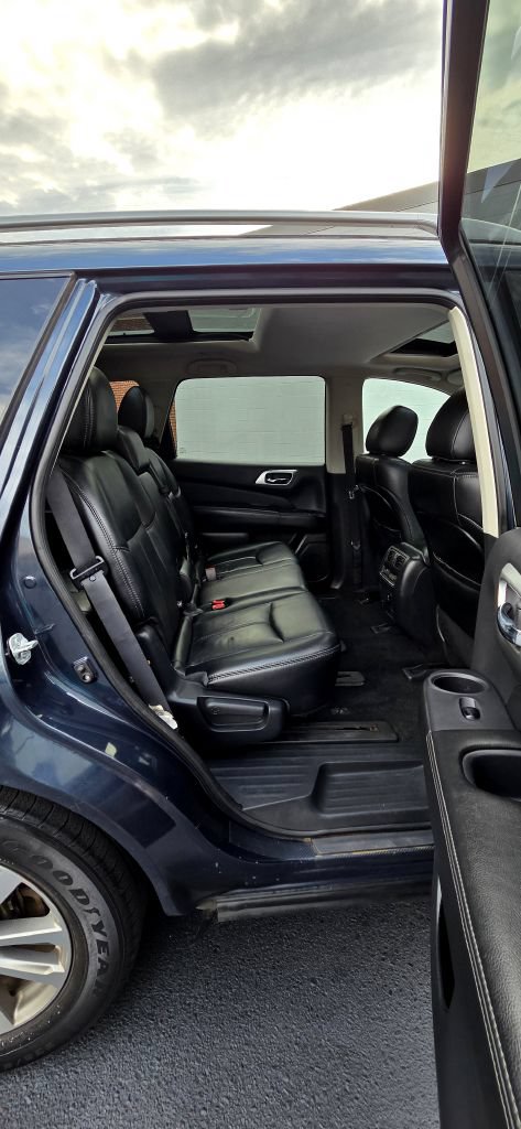 Used 2015 Nissan Pathfinder SL AWD/4WD image 11