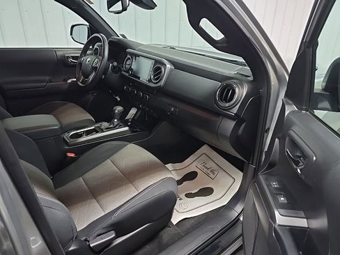 Used 2023 Toyota Tacoma TRD Off-Road w/ Black Out Package (TMS) image 15