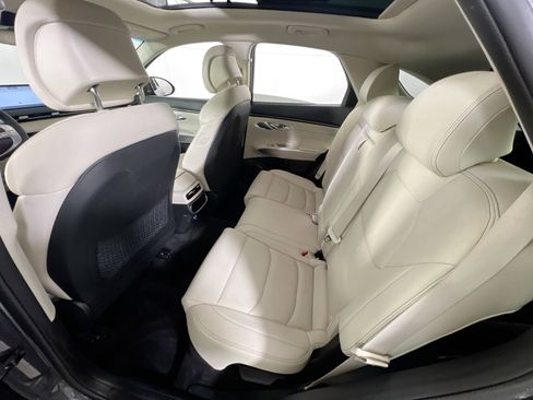 Used 2023 Genesis GV70 2.5T w/ Select Package image 25