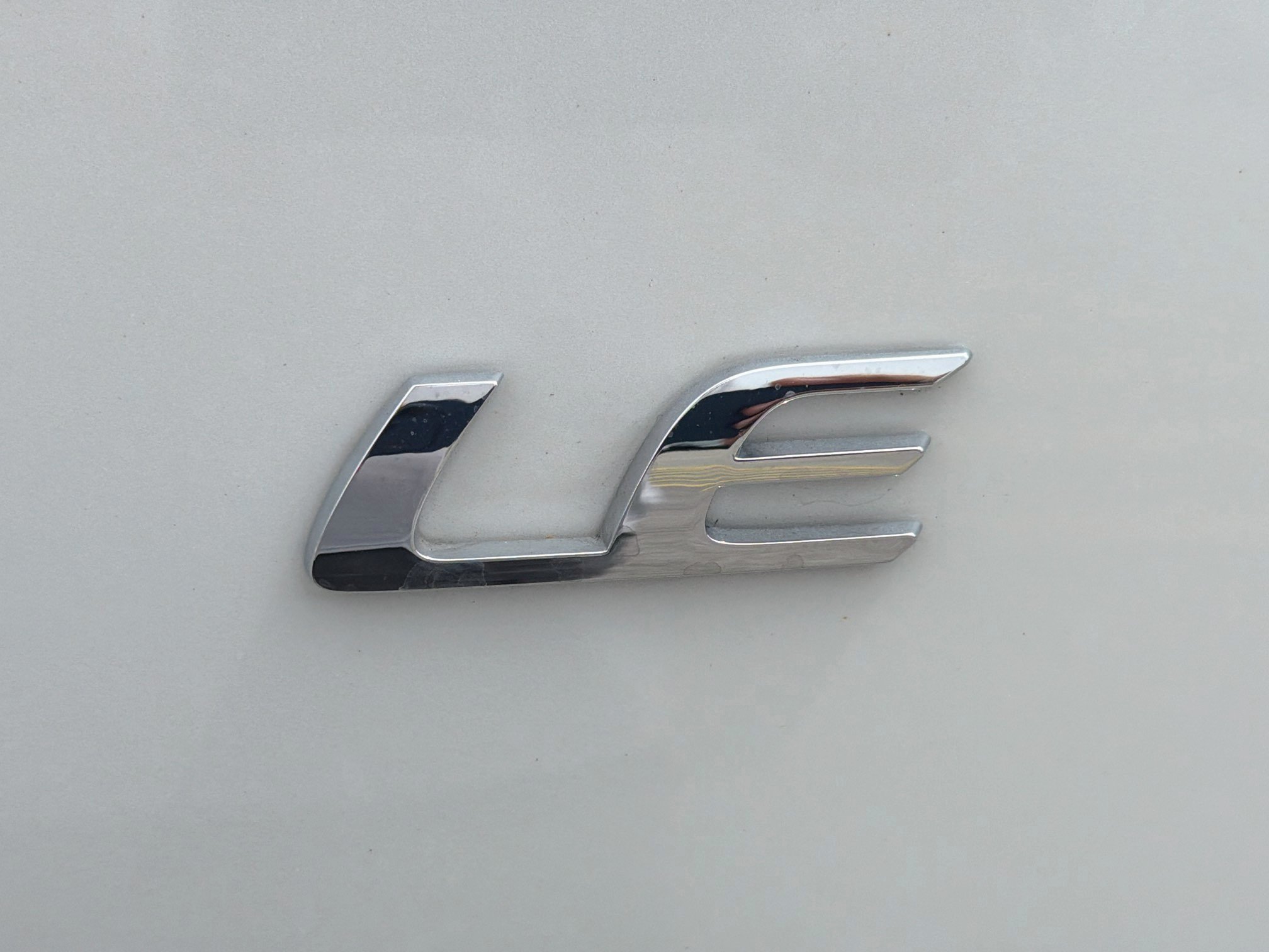 Used 2025 Toyota Corolla Cross LE FWD image 11