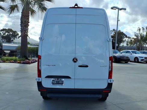 Used 2025 Mercedes-Benz Sprinter 2500 image 19