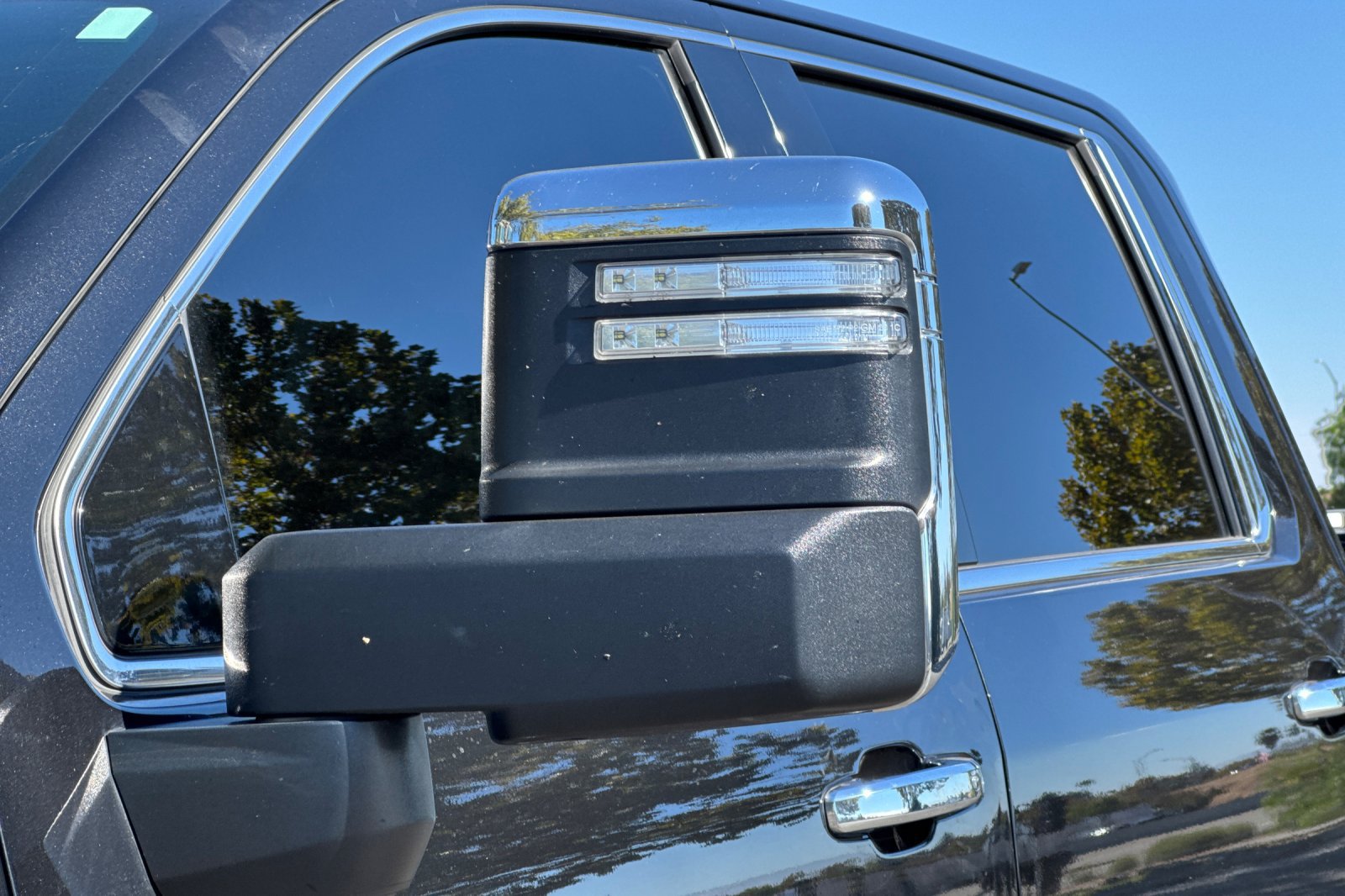 Used 2023 GMC Sierra 2500 Denali w/ Denali Black Diamond Edition AWD/4WD image 54