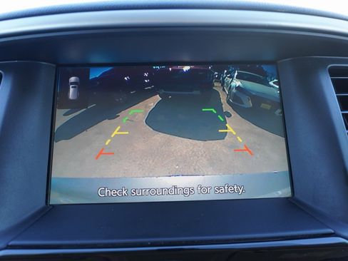 Used 2020 Nissan Pathfinder SV image 15