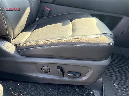 Certified 2025 Nissan Pathfinder SL FWD image 10