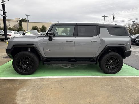 Used 2024 GMC Hummer EV 2X image 3