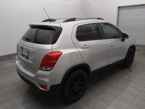 Used 2021 Chevrolet Trax LT w/ Sport Edition FWD image 9