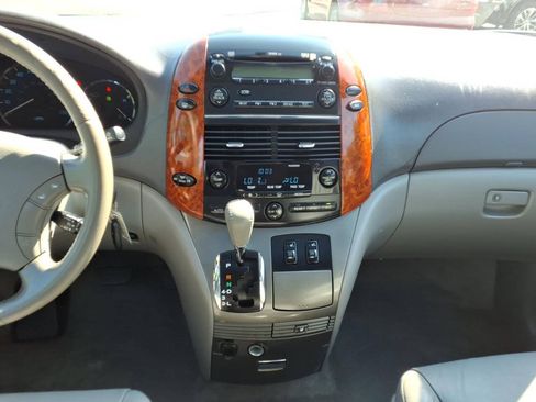 Used 2008 Toyota Sienna XLE FWD image 13