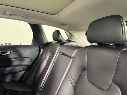 Used 2024 Volvo XC60 B5 Core image 26