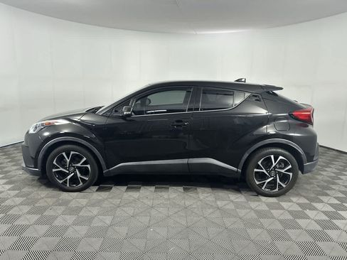 Used 2019 Toyota C-HR Limited FWD image 5