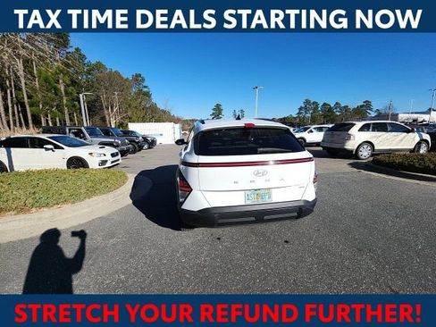 Used 2024 Hyundai Kona SEL image 9