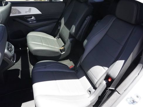 Used 2025 Mercedes-Benz GLS 450 4MATIC image 30