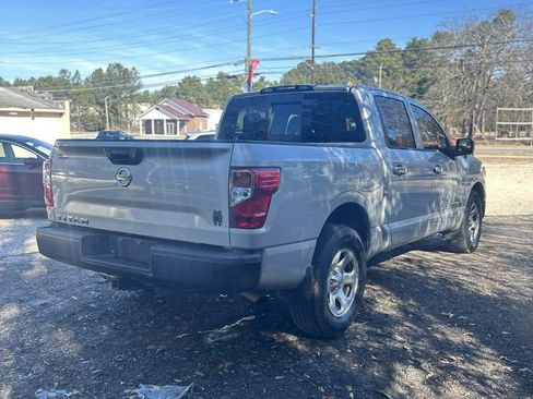 Used 2017 Nissan Titan S image 3