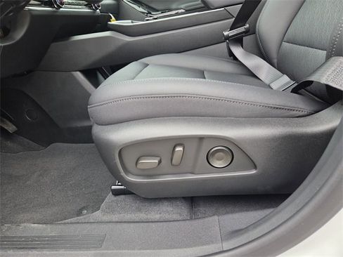 New 2026 Chevrolet Equinox LT w/ Convenience Package II image 21