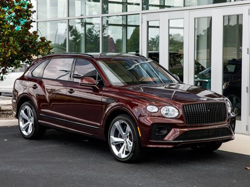 Used 2023 Bentley Bentayga Extended Wheelbase AWD/4WD image 23