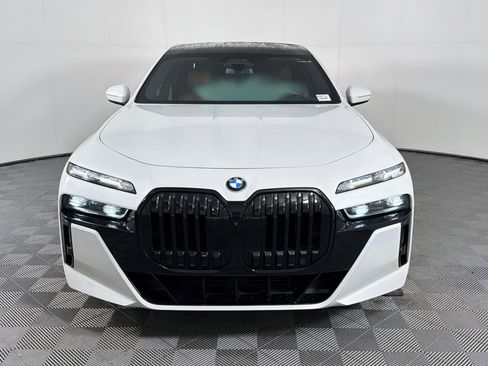 Certified 2023 BMW 760i xDrive AWD/4WD image 6