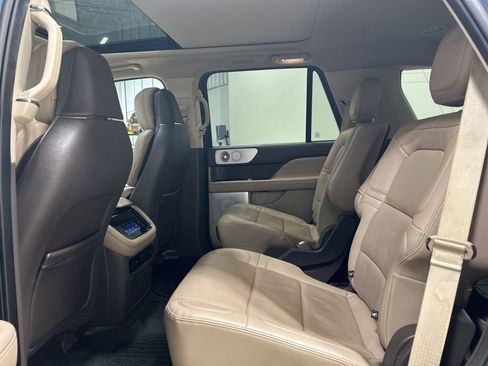 Used 2022 Lincoln Navigator Reserve image 30