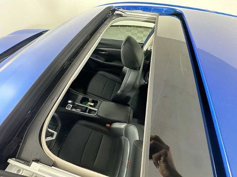 Certified 2023 Nissan Sentra SR w/ SR Premium Package image 20