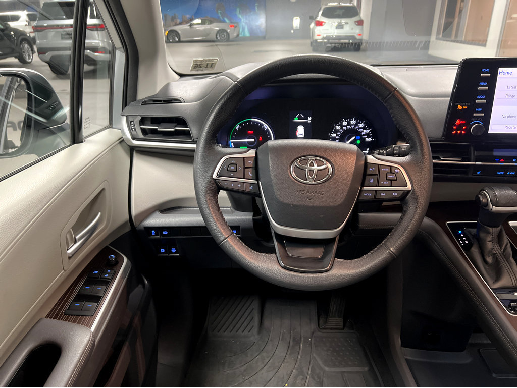 Used 2022 Toyota Sienna XLE AWD/4WD image 30