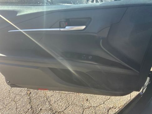 Used 2025 Toyota Camry SE image 8