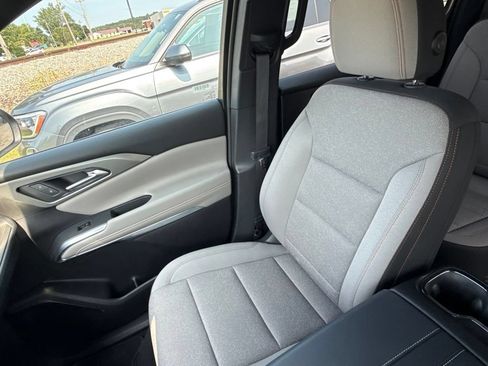 Used 2026 Chevrolet Traverse LT w/ Driver Confidence Package AWD/4WD image 28