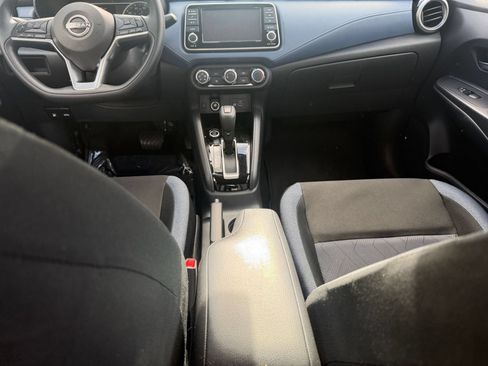 Used 2025 Nissan Versa SV FWD image 39