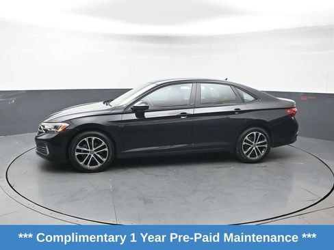 Used 2023 Volkswagen Jetta Sport image 2