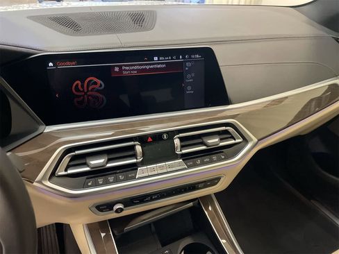 Used 2021 BMW X5 sDrive40i w/ Premium Package image 32