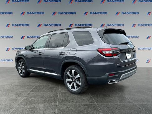 Used 2023 Honda Pilot Elite image 3