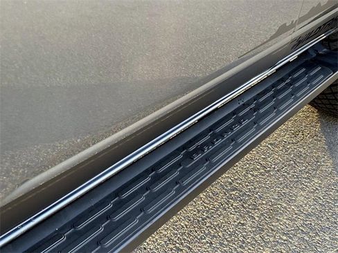 Used 2024 Ford Bronco Wildtrak image 10