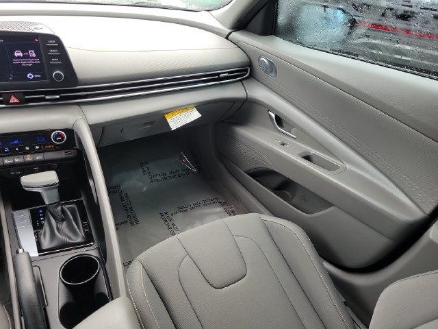 Certified 2023 Hyundai Elantra SEL FWD image 29