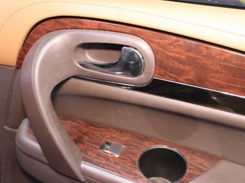 Used 2016 Buick Enclave Premium image 13