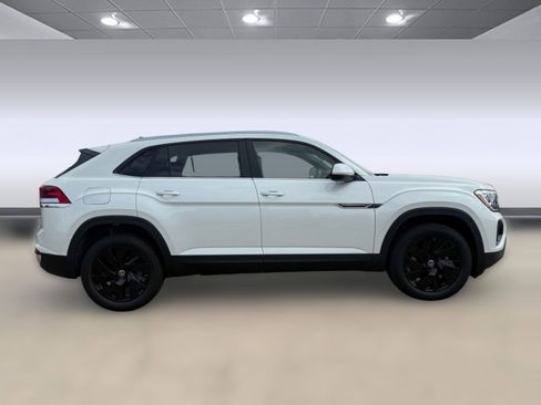 New 2026 Volkswagen Atlas Cross Sport SE image 7