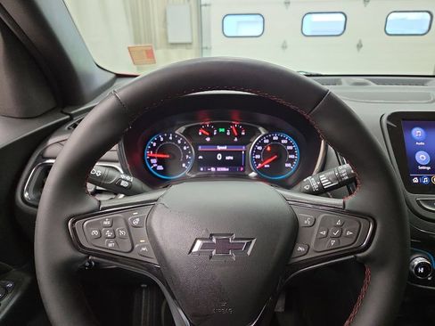 Used 2023 Chevrolet Equinox RS w/ RS Leather Package AWD/4WD image 18