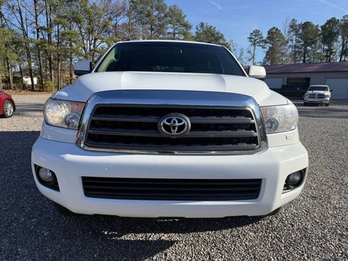 Used 2011 Toyota Sequoia SR5 image 3