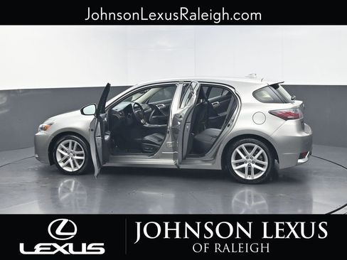 Used 2017 Lexus CT 200h image 37