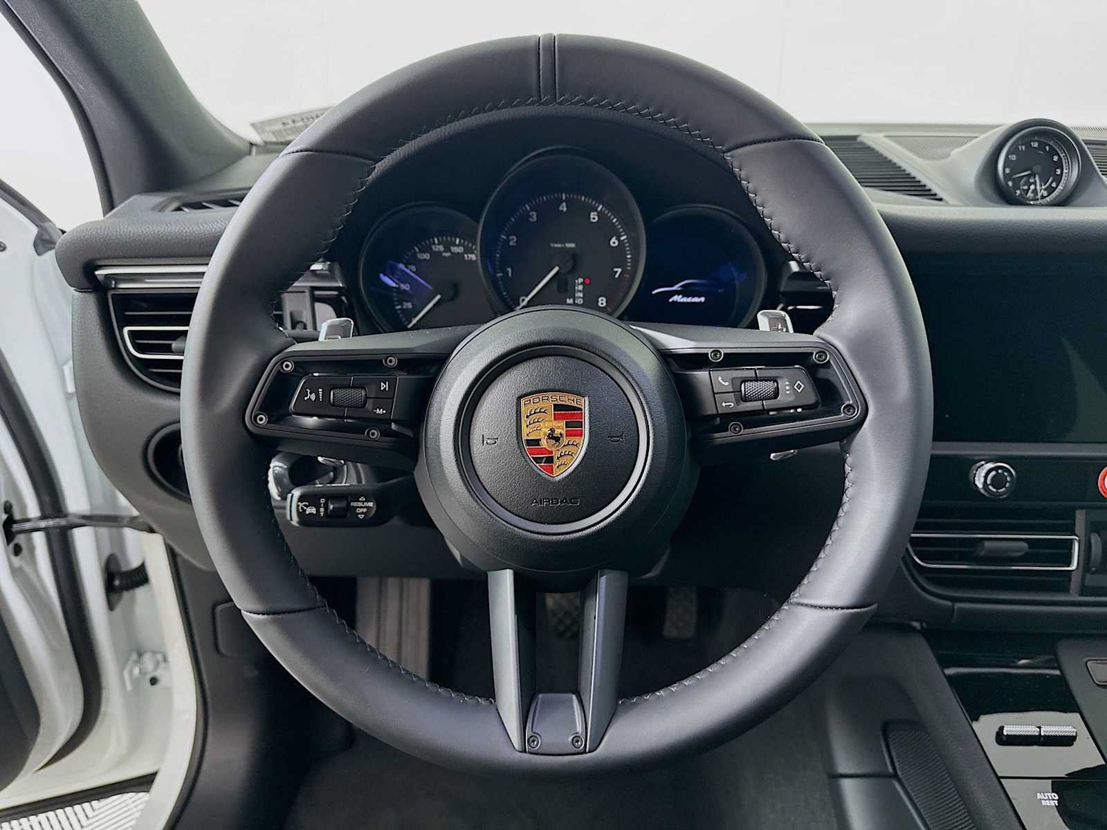 Used 2026 Porsche Macan AWD/4WD image 14