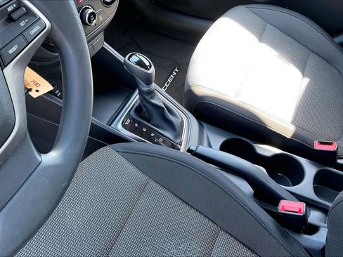 Used 2018 Hyundai Accent SE FWD image 18