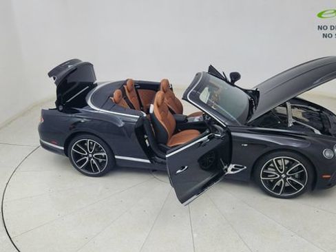 Used 2022 Bentley Continental GT AWD/4WD image 91