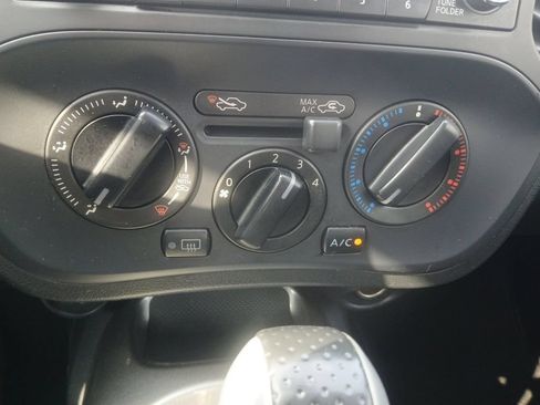 Used 2017 Nissan Juke S FWD image 20